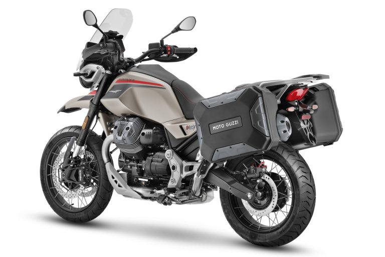 Moto-Guzzi_V85-TT-Travel_Bronzo-Deserto_3-4-post-sx-1100x733