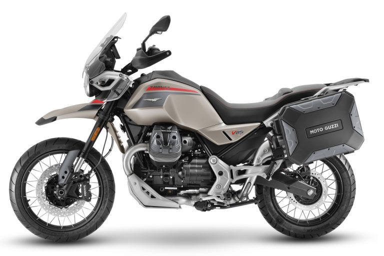 Moto-Guzzi_V85-TT-Travel_Bronzo-Deserto_Postoiguida-1100x733